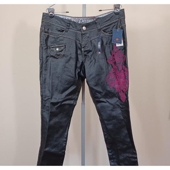 Dereon Skinny Pants Jeans Black Shiny Smooth Embroidered Women US 14W NWT - Picture 2 of 9